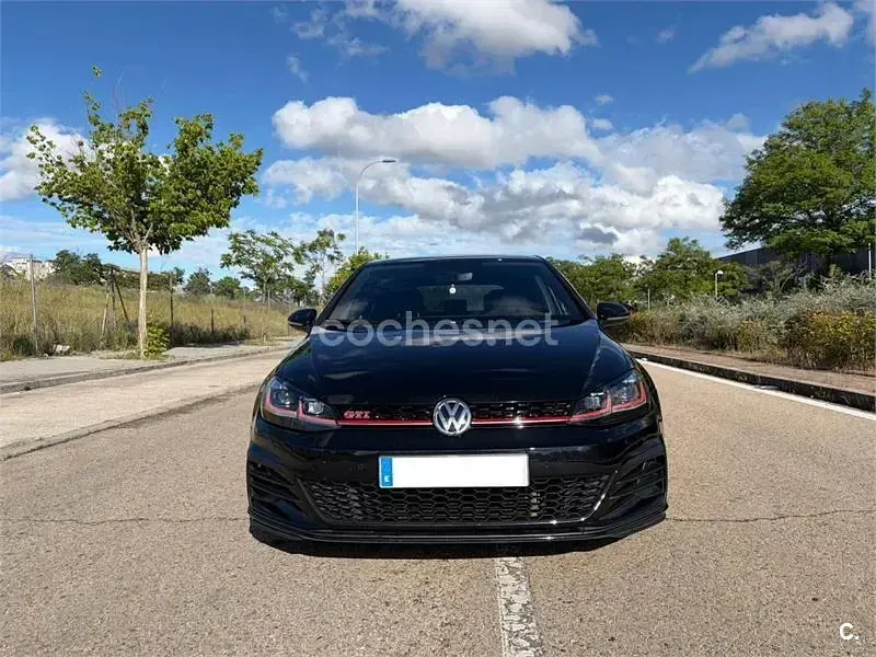 Usado VW Golf VII GTI 245 CV (180 kW) 2019 Negro Berlina