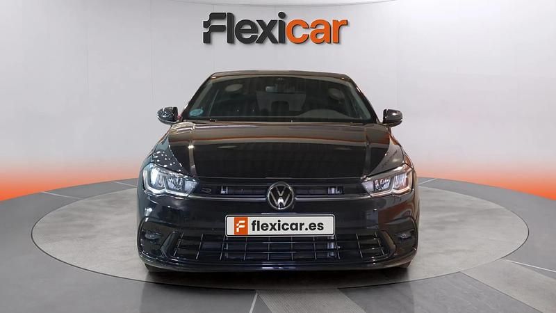 Usado VW Polo R-line 110 CV (80 kW) 2022 Negro Utilitario