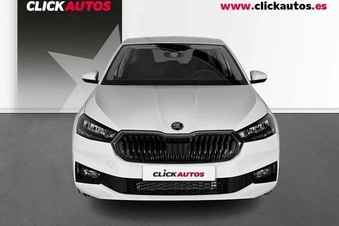 Usado Skoda Fabia Selection 115 CV (84 kW) 2025 Blanco Utilitario