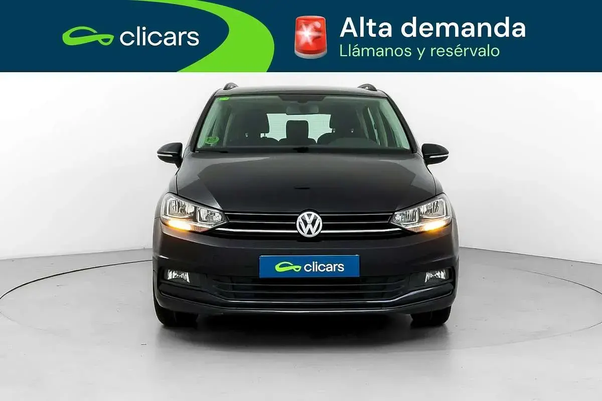 Usado VW Touran Edition 110 CV (80 kW) 2018 Negro Monovolumen