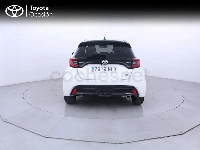 Nuevo Toyota Yaris Hybrid Sport 130 CV (95 kW) 2026 Blanco Berlina