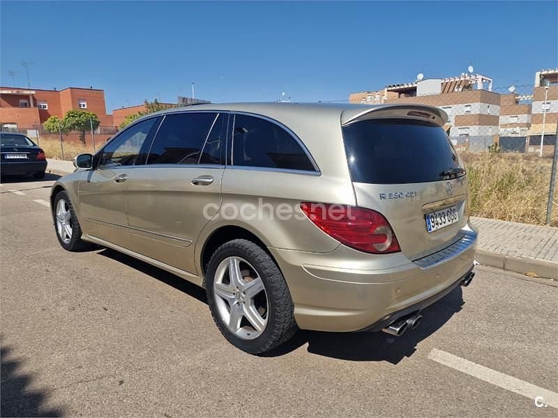 Usado Mercedes R320 224 CV (164 kW) 2008 Beige Monovolumen