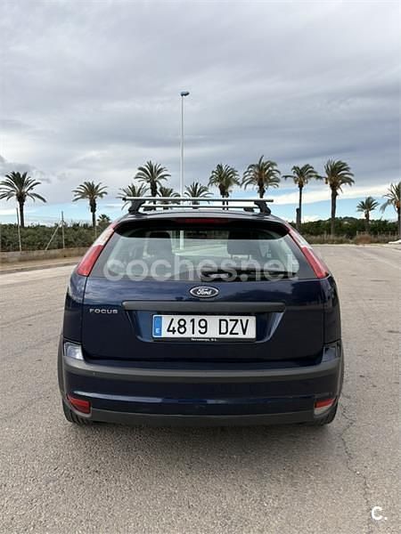 Usado Ford Focus Sport 115 CV (84 kW) 2006 Azul Berlina