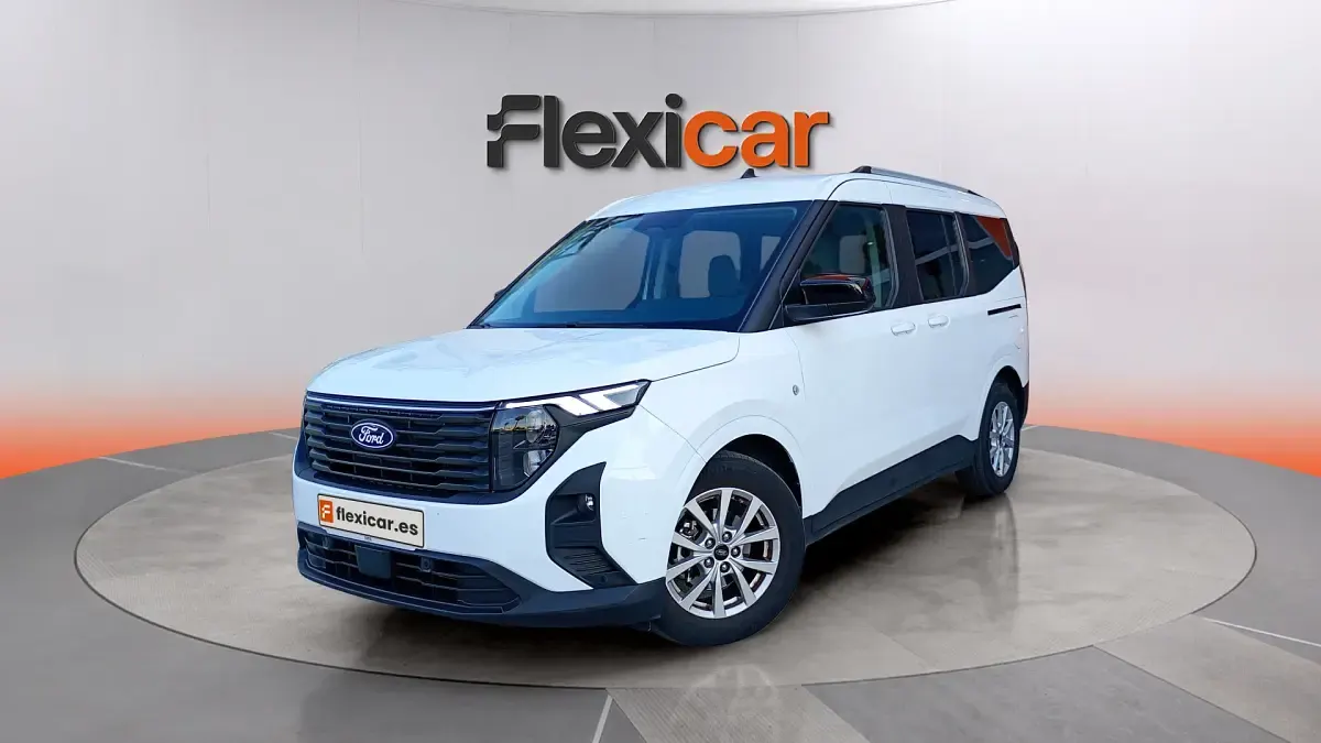 Usado Ford Tourneo Courier Titanium 125 CV (91 kW) 2024 Blanco Monovolumen