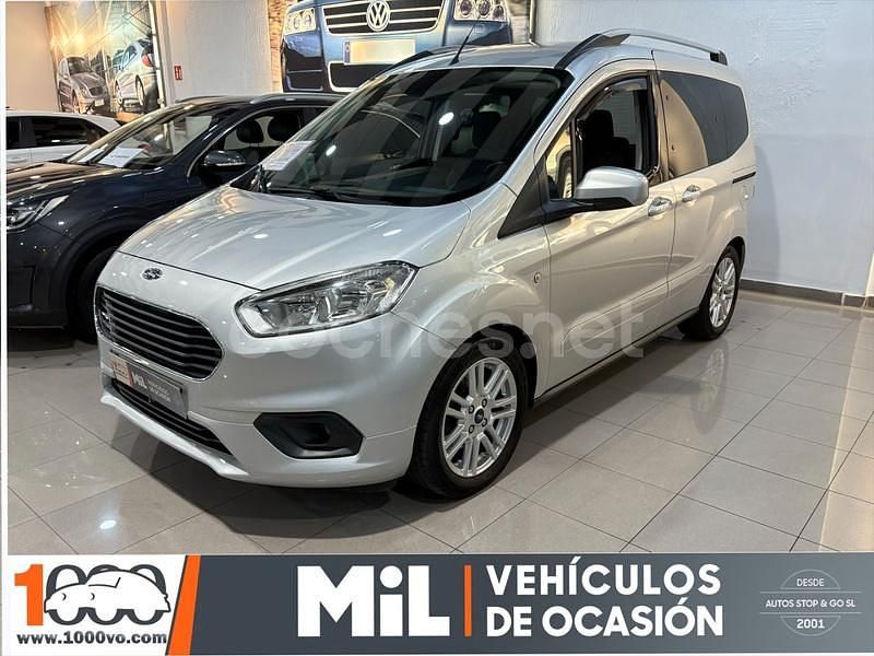Gris / plata Usado 2019 Ford Tourneo Courier Titanium Monovolumen | 13.995 € (Precio justo) - Imagen 1/4