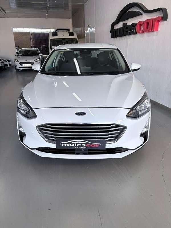 Begagnad Ford Focus Trend+ 120 HK (88 kW) 2020 Vit Halvkombi