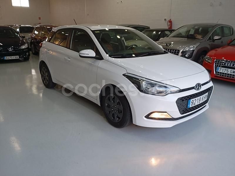 Blanco Usado 2018 Hyundai i20 GO! Berlina | 11.990 € (Un poco caro) - Imagen 1/4