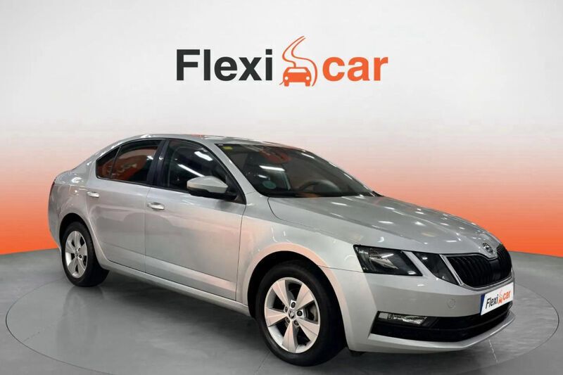 Negro Usado 2019 Skoda Octavia Ambition Berlina | 11.990 € (Super precio) - Imagen 1/4