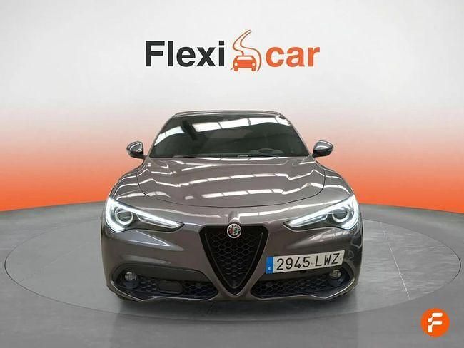 Usado Alfa Romeo Stelvio Sprint 160 CV (117 kW) 2022 Gris SUV