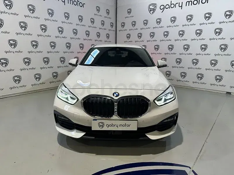 Usado BMW 118 150 CV (110 kW) 2022 Blanco Utilitario
