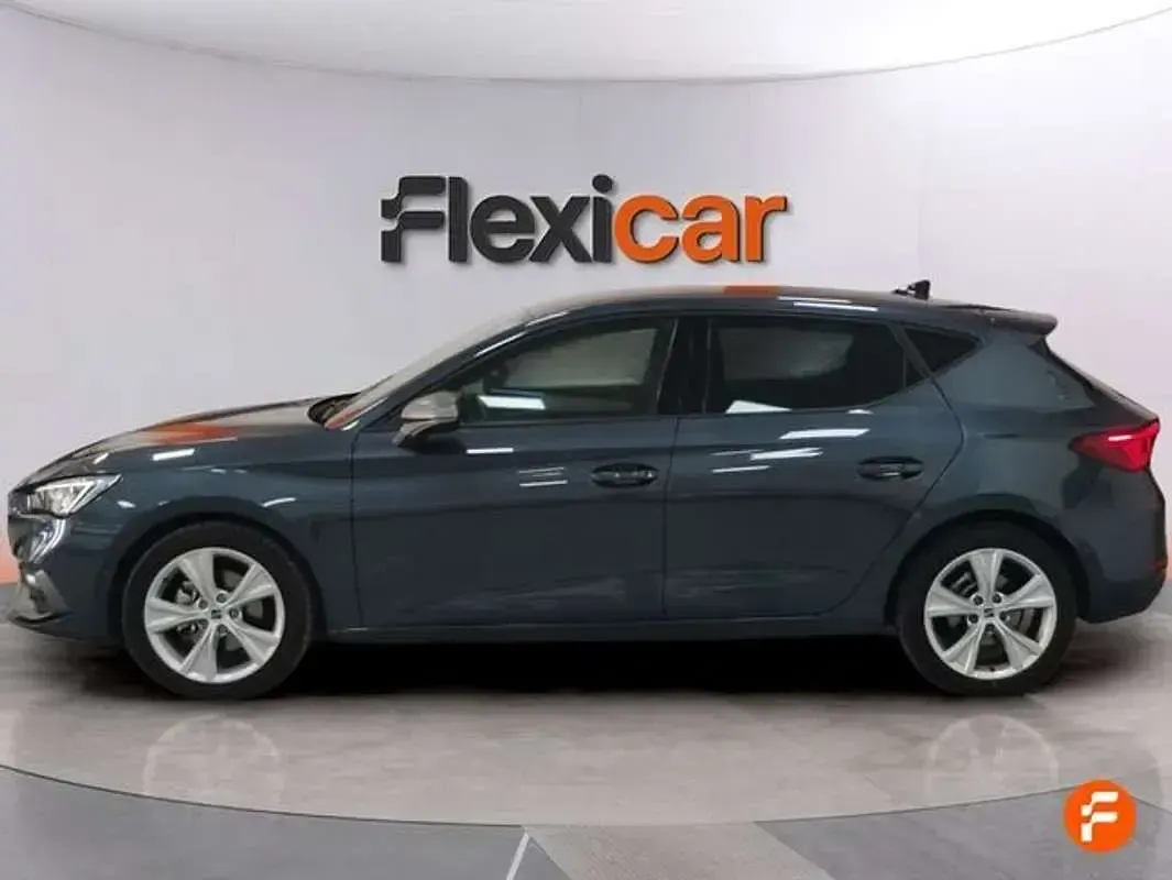 Usado Seat Leon FR 150 CV (110 kW) 2025 Gris Utilitario