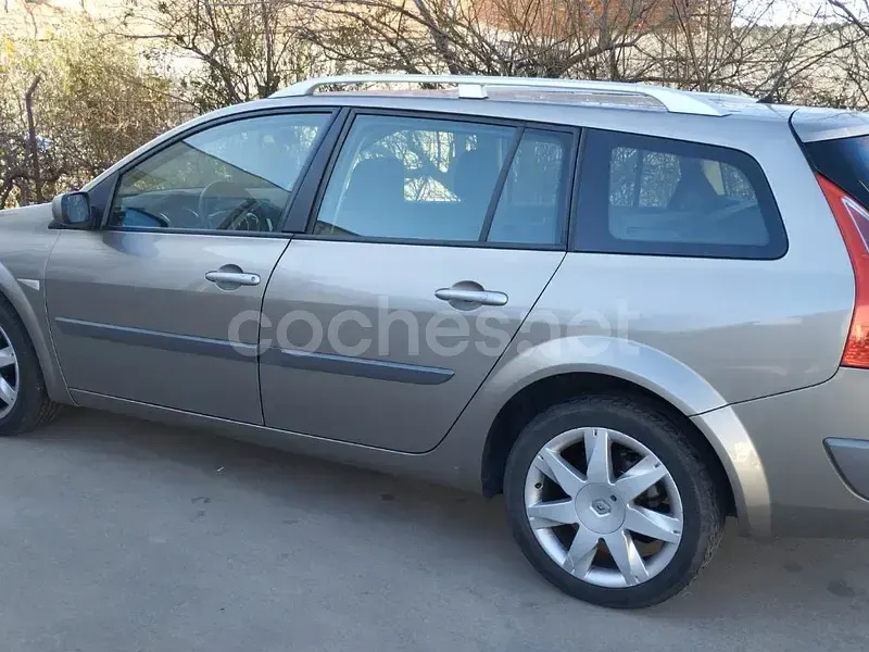 Usado Renault Mégane GrandTour 105 CV (77 kW) 2009 Beige Familiar