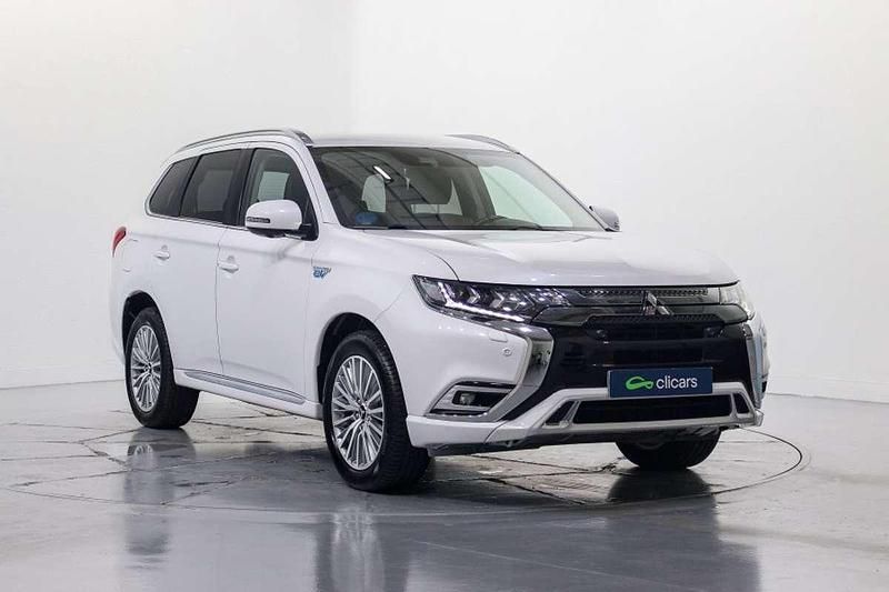 Usado Mitsubishi Outlander P-HEV Edition 224 CV (164 kW) 2021 Blanco SUV
