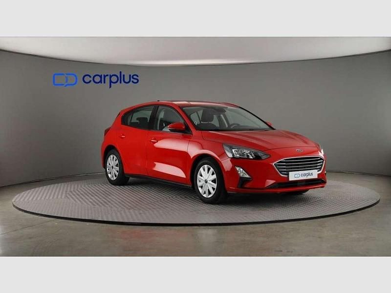 Usado Ford Focus Trend 101 CV (74 kW) 2021 Rojo Utilitario