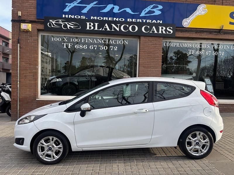 Usado Ford Fiesta Trend 101 CV (74 kW) 2014 Blanco Utilitario
