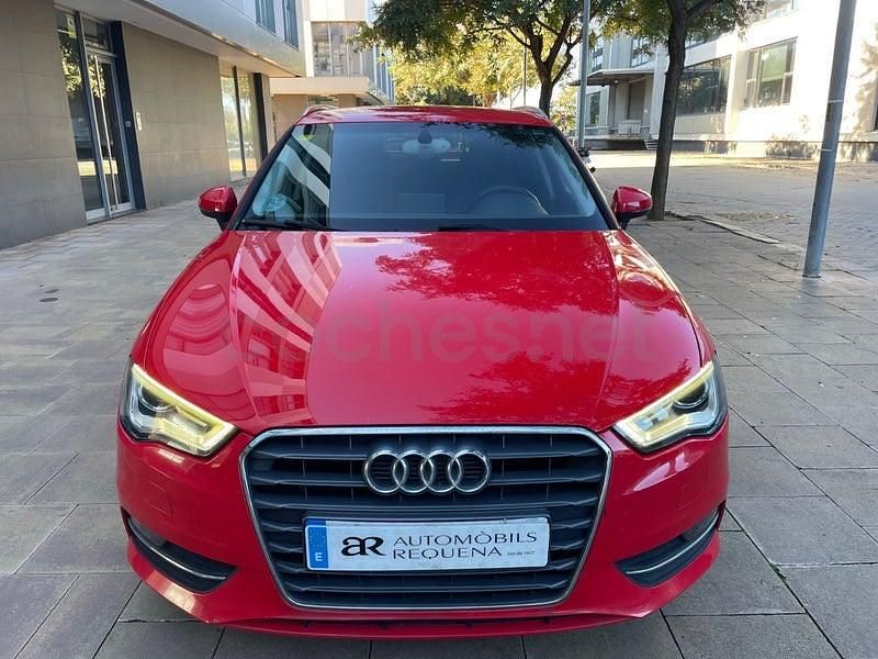 Usado Audi A3 Advanced 110 CV (80 kW) 2015 Rojo Berlina