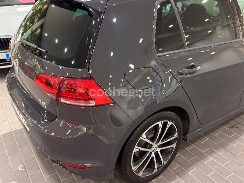 Usado VW Golf VII Sportline 150 CV (110 kW) 2016 Gris / plata Berlina
