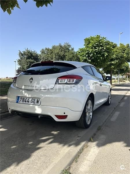 Blanco Usado 2009 Renault Mégane III Dynamique Berlina | 5500 € (Precio justo) - Imagen 1/4