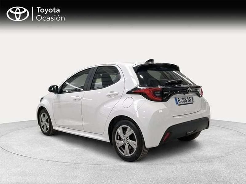 Usado Toyota Yaris Hybrid Active 116 CV (85 kW) 2025 Blanco Utilitario