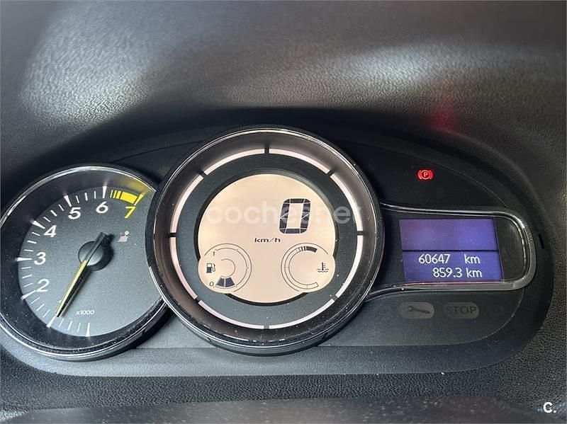 Gris / plata Usado 2015 Renault Mégane Bose Edition Berlina | 11.800 € - Imagen 1/3