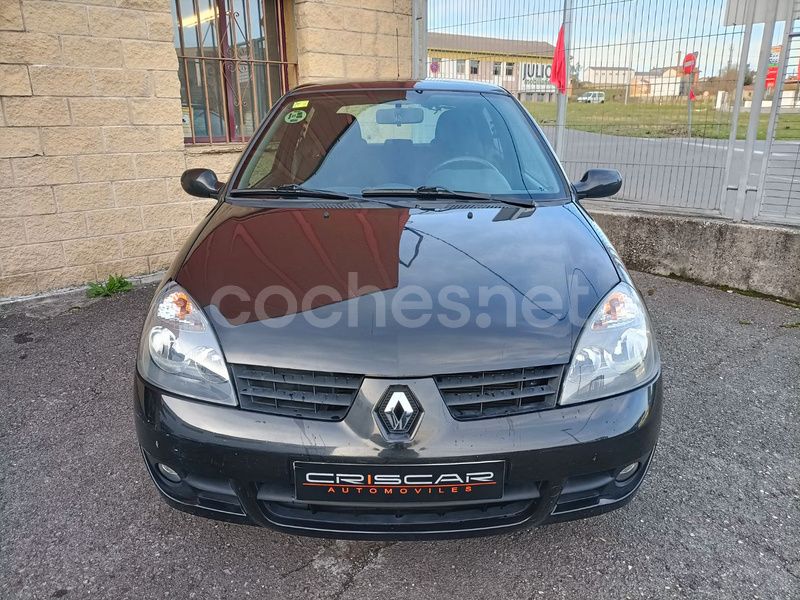 Negro Usado 2006 Renault Clio II Authentique Berlina | 3500 € (Un poco caro) - Imagen 1/4