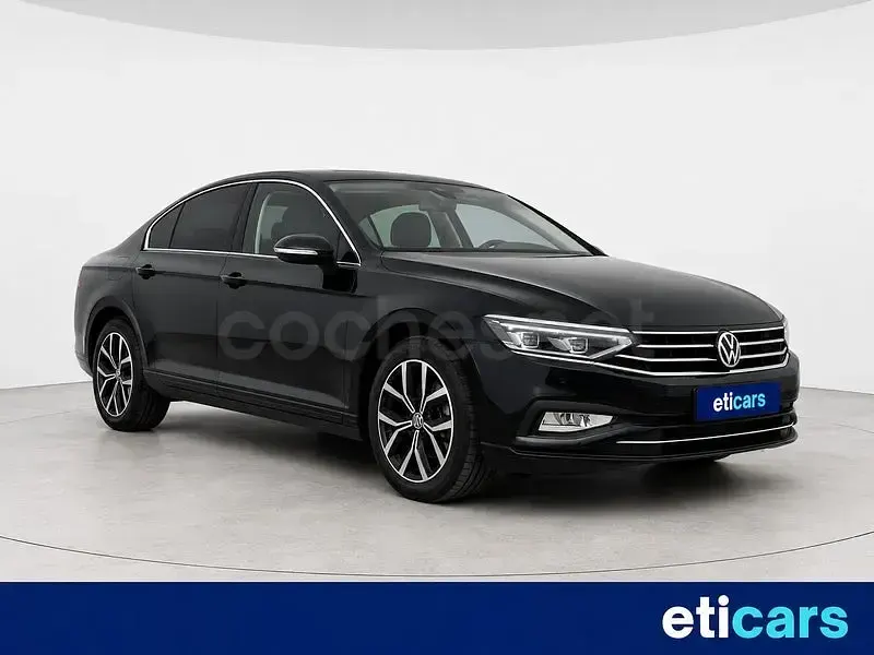 Usado VW Passat Executive 150 CV (110 kW) 2021 Negro Berlina