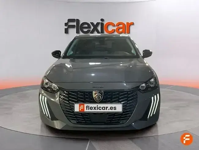 Usado Peugeot 208 Allure 100 CV (73 kW) 2025 Gris Utilitario