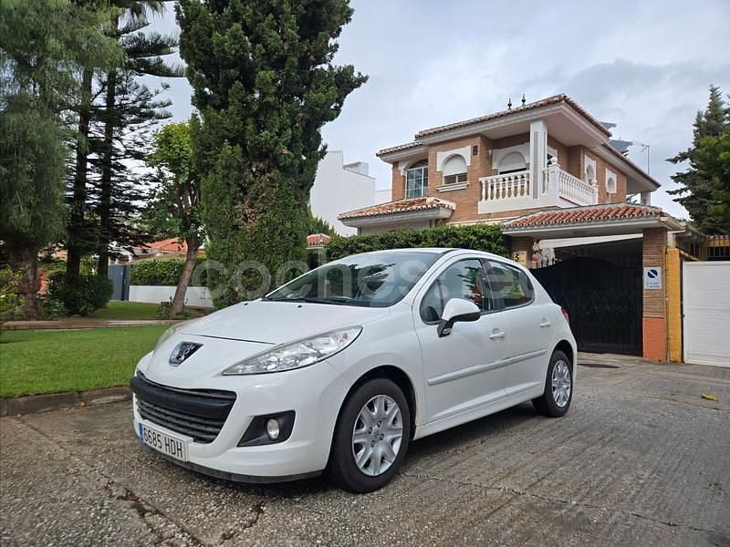 Blanco Usado 2011 Peugeot 207 Active Berlina | 5990 € (Un poco caro) - Imagen 1/4