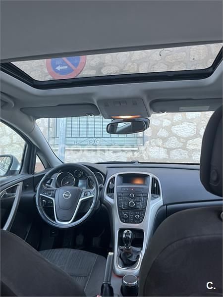 Usado Opel Astra Sport 110 CV (80 kW) 2011 Gris / plata Berlina