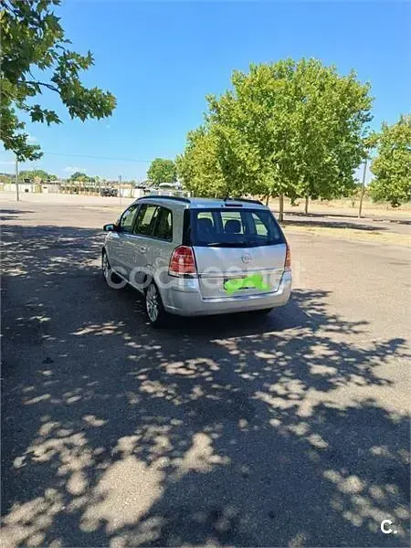 Usado Opel Zafira Cosmo 120 CV (88 kW) 2006 Gris / plata Monovolumen
