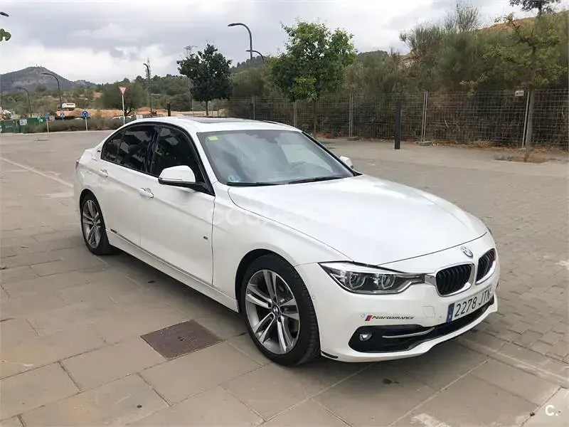 Usado BMW 330e Comfort Edition 252 CV (185 kW) 2016 Blanco Berlina