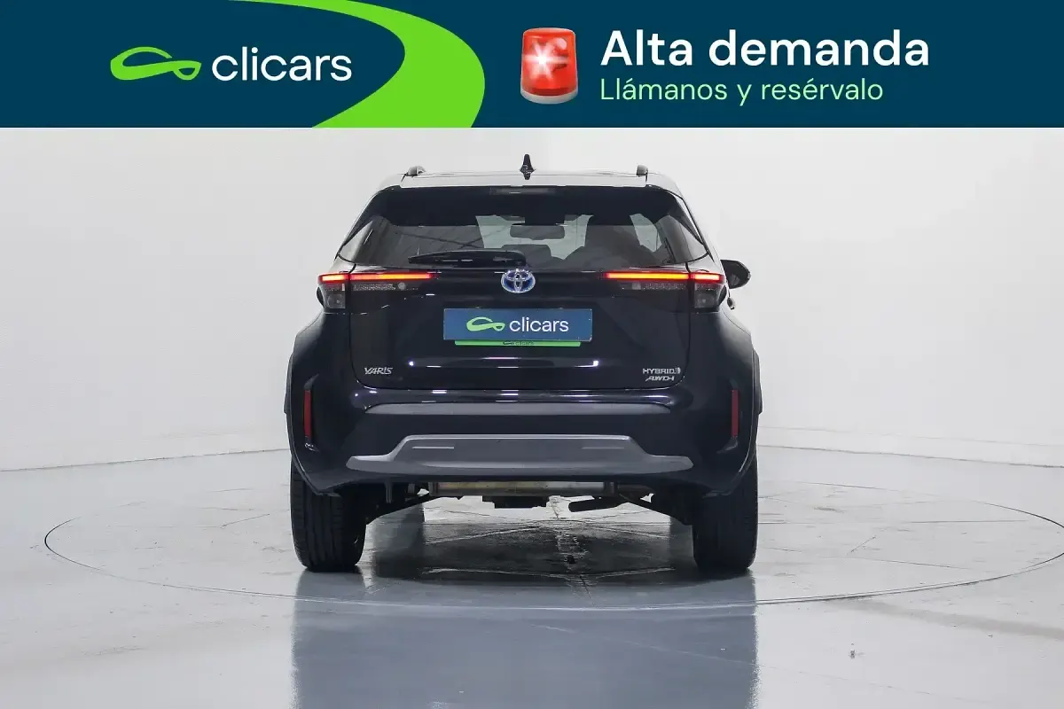 Usado Toyota Yaris Cross 116 CV (85 kW) 2023 Negro SUV