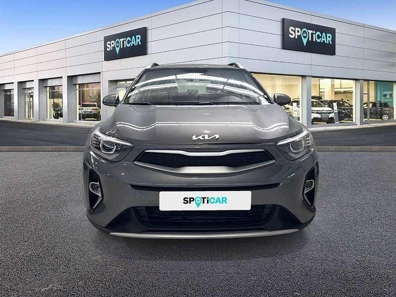Usado Kia Stonic 84 CV (61 kW) 2023 Gris SUV