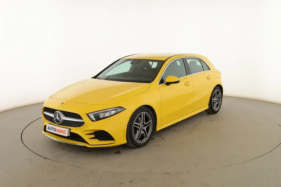 Usado Mercedes A180 AMG line 136 CV (100 kW) 2020 Berlina