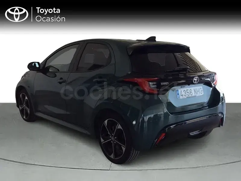 Usado Toyota Yaris Hybrid Style 116 CV (85 kW) 2025 Verde Berlina