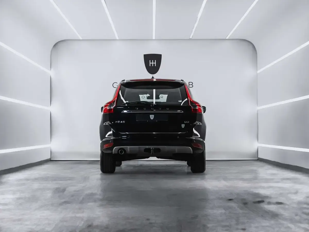 Usado Volvo XC60 Kinetic 150 CV (110 kW) 2017 Negro SUV