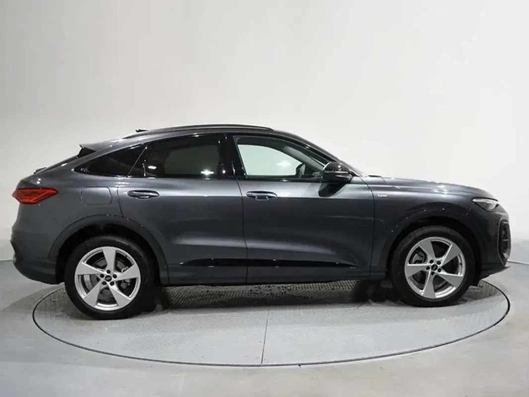 Usado Audi Q5 Sportback S-Line 204 CV (150 kW) 2025 Gris SUV