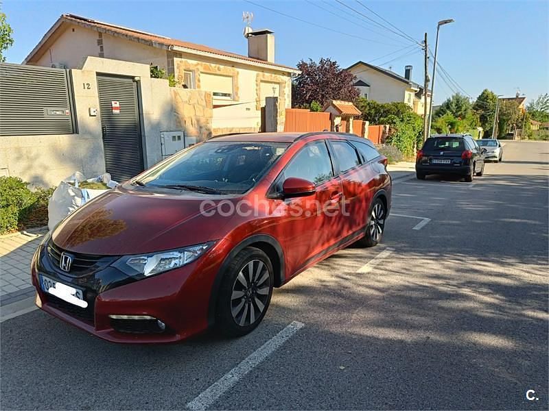 Rojo Usado 2014 Honda Civic Lifestyle Familiar | 8500 € (Buen precio) - Imagen 1/4