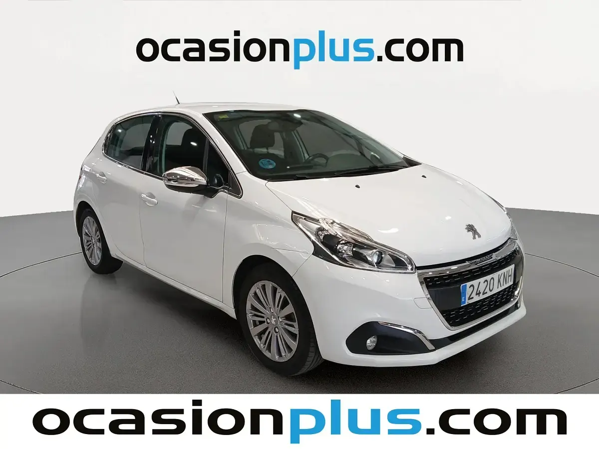 Usado Peugeot 208 Allure 110 CV (80 kW) 2018 Blanco Utilitario