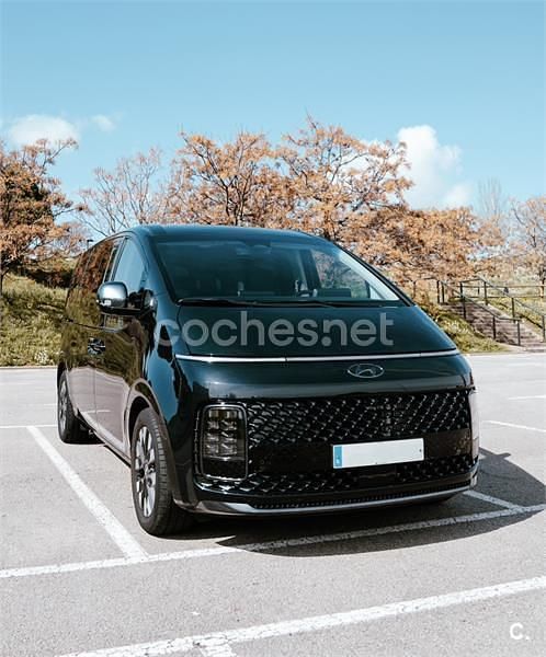 Usado Hyundai Staria Style 177 CV (130 kW) 2024 Negro Monovolumen