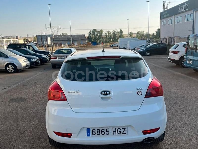 Usado Kia Ceed Plus 115 CV (84 kW) 2012 Blanco Utilitario