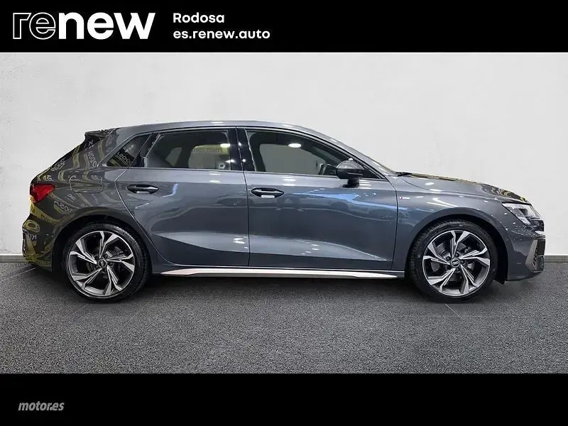 Usado Audi A3 Comfort 150 CV (110 kW) 2021 Gris Berlina