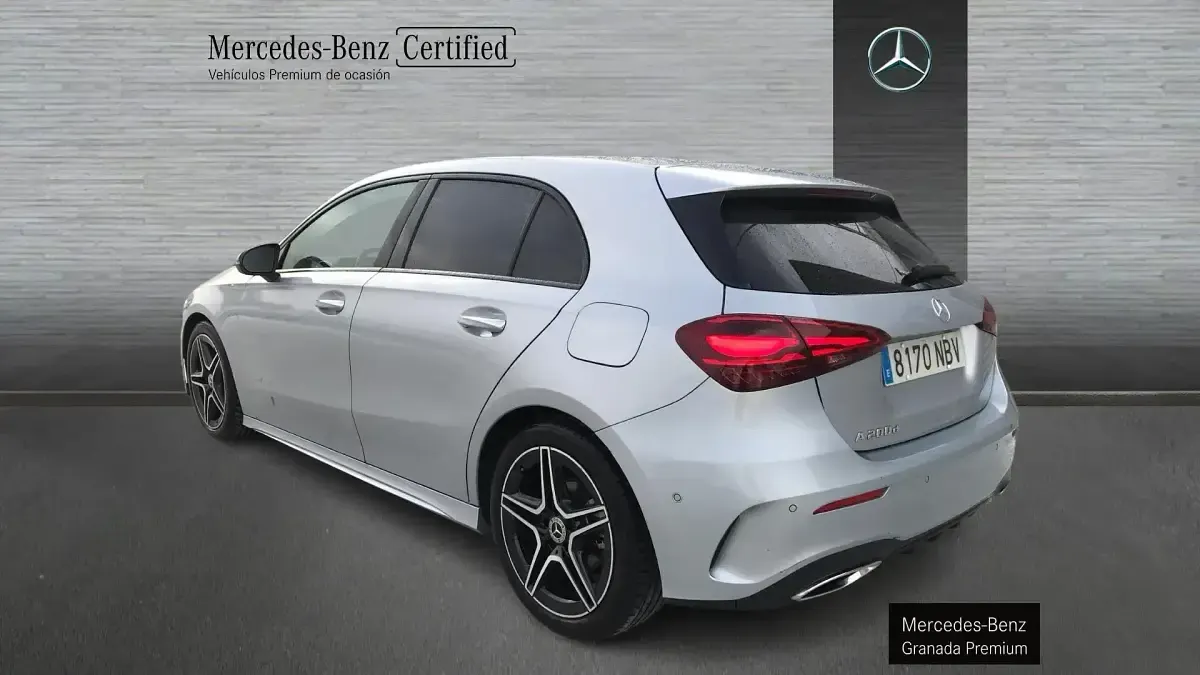 Usado Mercedes A200 150 CV (110 kW) 2025 Gris Berlina