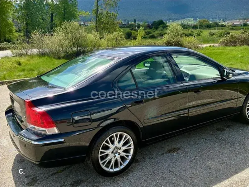 Usado Volvo S60 Summum 185 CV (136 kW) 2007 Negro Berlina