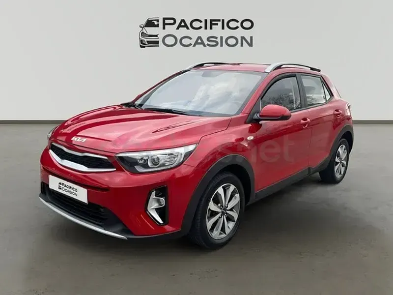 Usado Kia Stonic 100 CV (73 kW) 2022 Rojo SUV