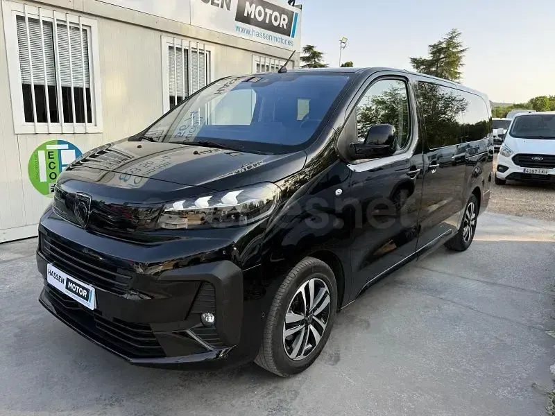 Usado Peugeot Traveller Business-Line 180 CV (132 kW) 2025 Negro Monovolumen