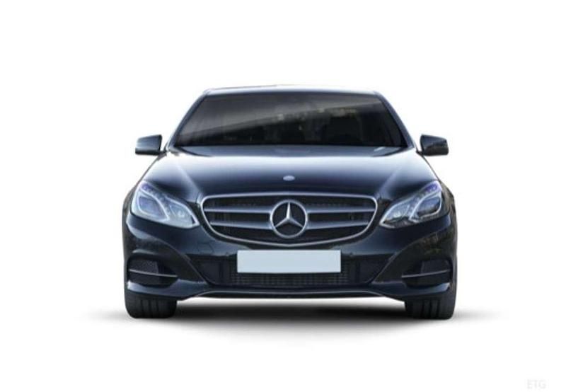 Usado Mercedes E220 Avantgarde 170 CV (125 kW) 2013 Negro Berlina