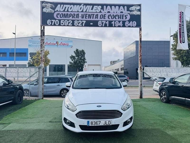 Usado Ford S-MAX Titanium 150 CV (110 kW) 2016 Blanco Monovolumen