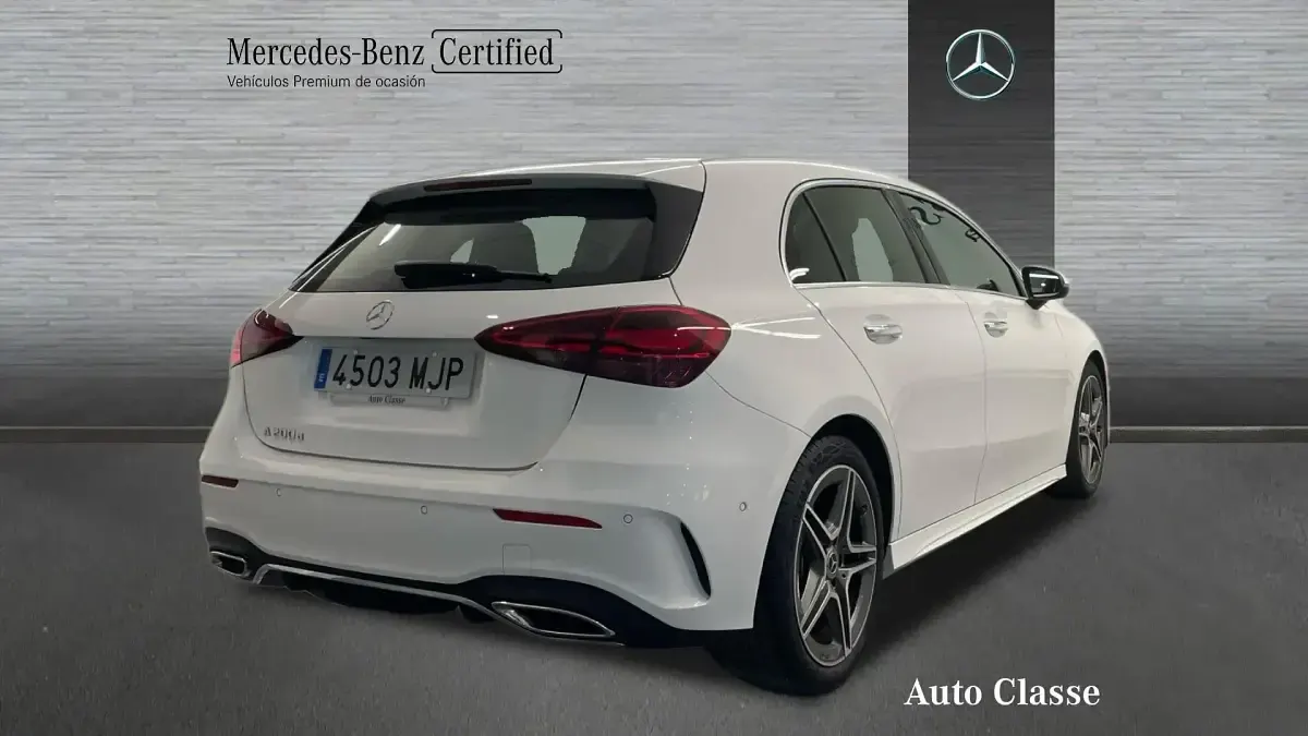 Usado Mercedes A200 AMG line 150 CV (110 kW) 2023 Blanco polar Berlina
