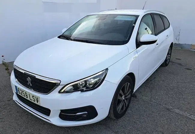 Usado Peugeot 308 SW Style 130 CV (95 kW) 2021 Blanco Familiar
